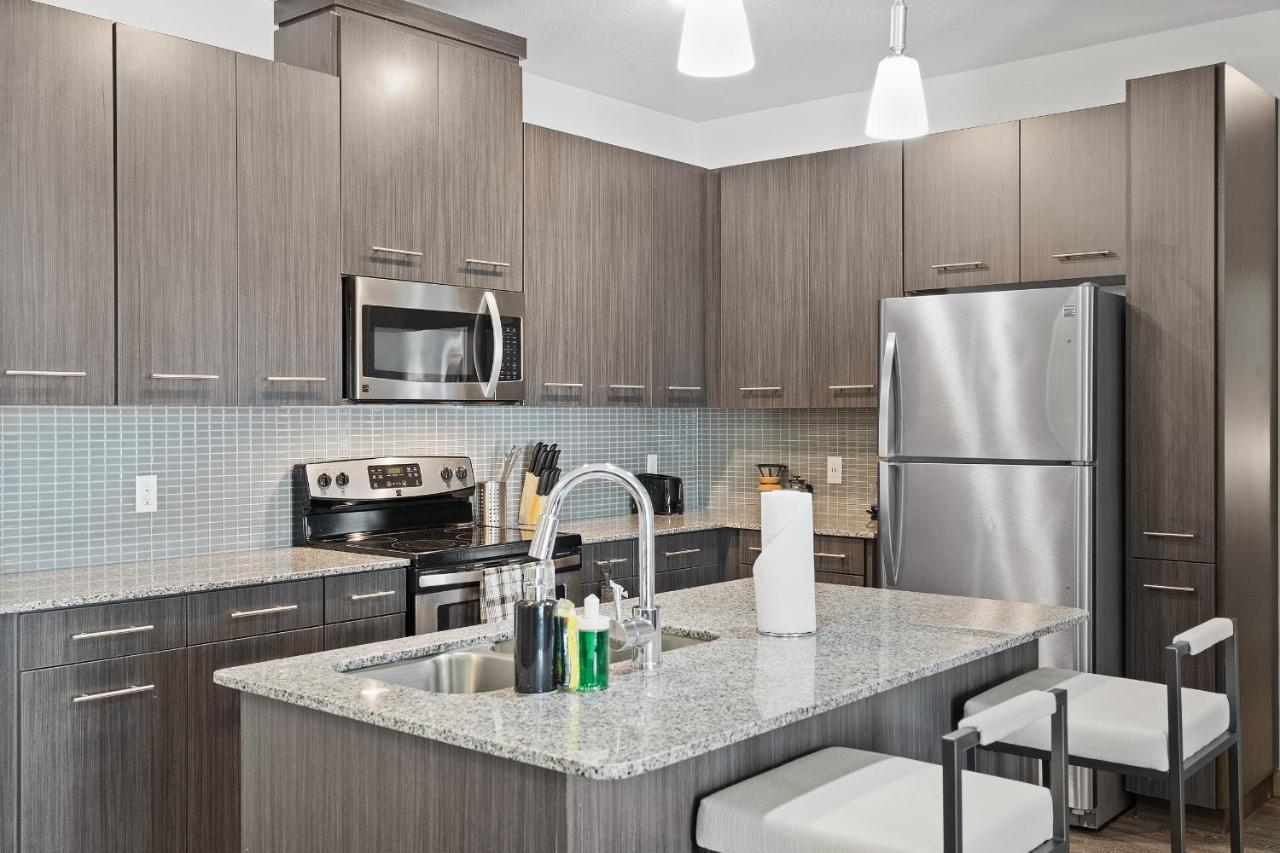 Appartamento Luxe 3B/2B Getaway - Pool, Gym, Parking, Pet Wash Leander Esterno foto