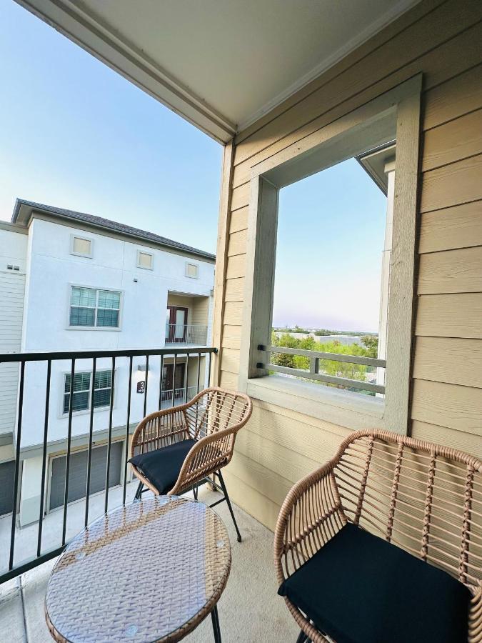 Appartamento Luxe 3B/2B Getaway - Pool, Gym, Parking, Pet Wash Leander Esterno foto