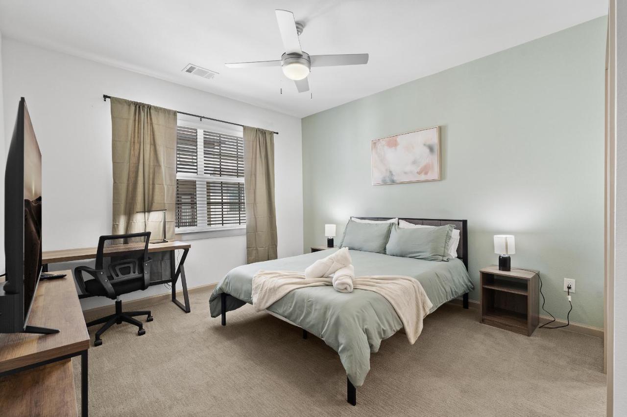 Appartamento Luxe 3B/2B Getaway - Pool, Gym, Parking, Pet Wash Leander Esterno foto