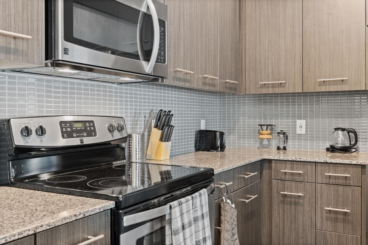 Appartamento Luxe 3B/2B Getaway - Pool, Gym, Parking, Pet Wash Leander Esterno foto