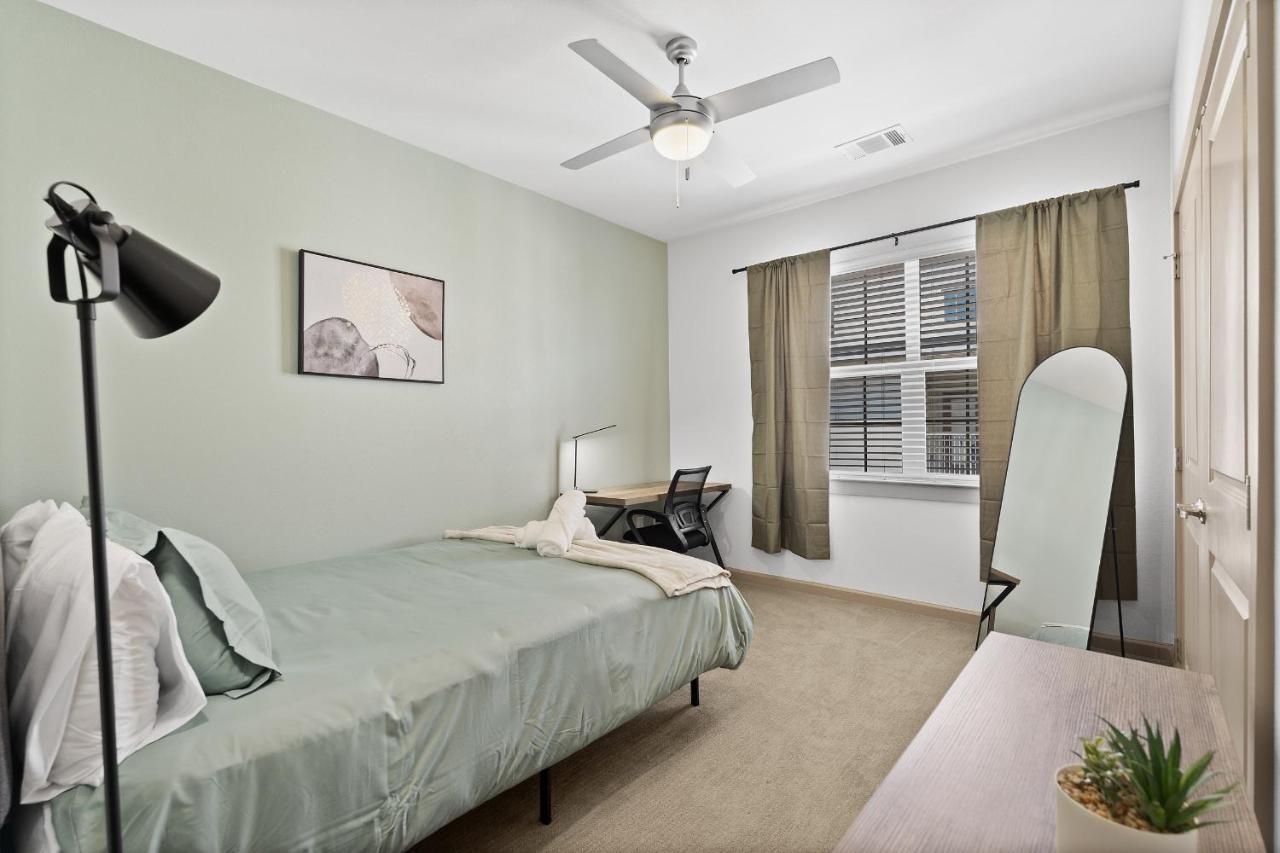 Appartamento Luxe 3B/2B Getaway - Pool, Gym, Parking, Pet Wash Leander Esterno foto