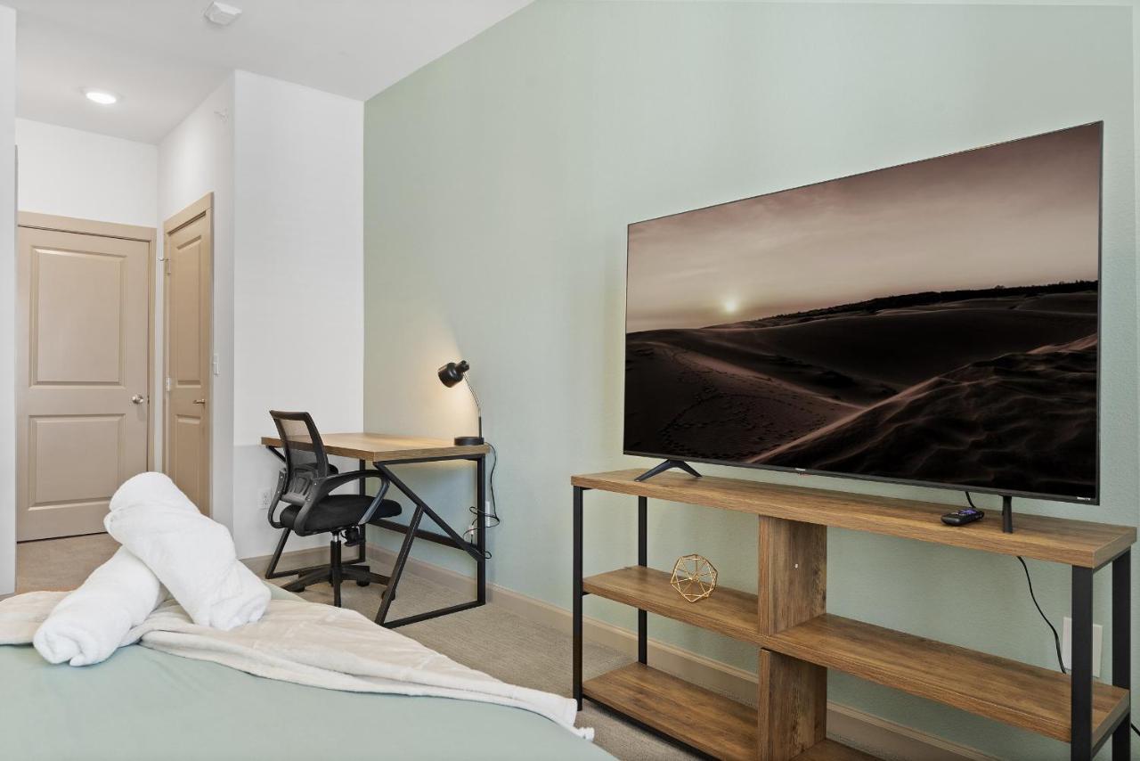 Appartamento Luxe 3B/2B Getaway - Pool, Gym, Parking, Pet Wash Leander Esterno foto