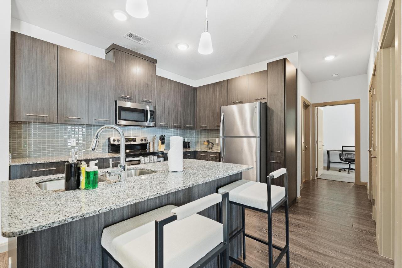 Appartamento Luxe 3B/2B Getaway - Pool, Gym, Parking, Pet Wash Leander Esterno foto