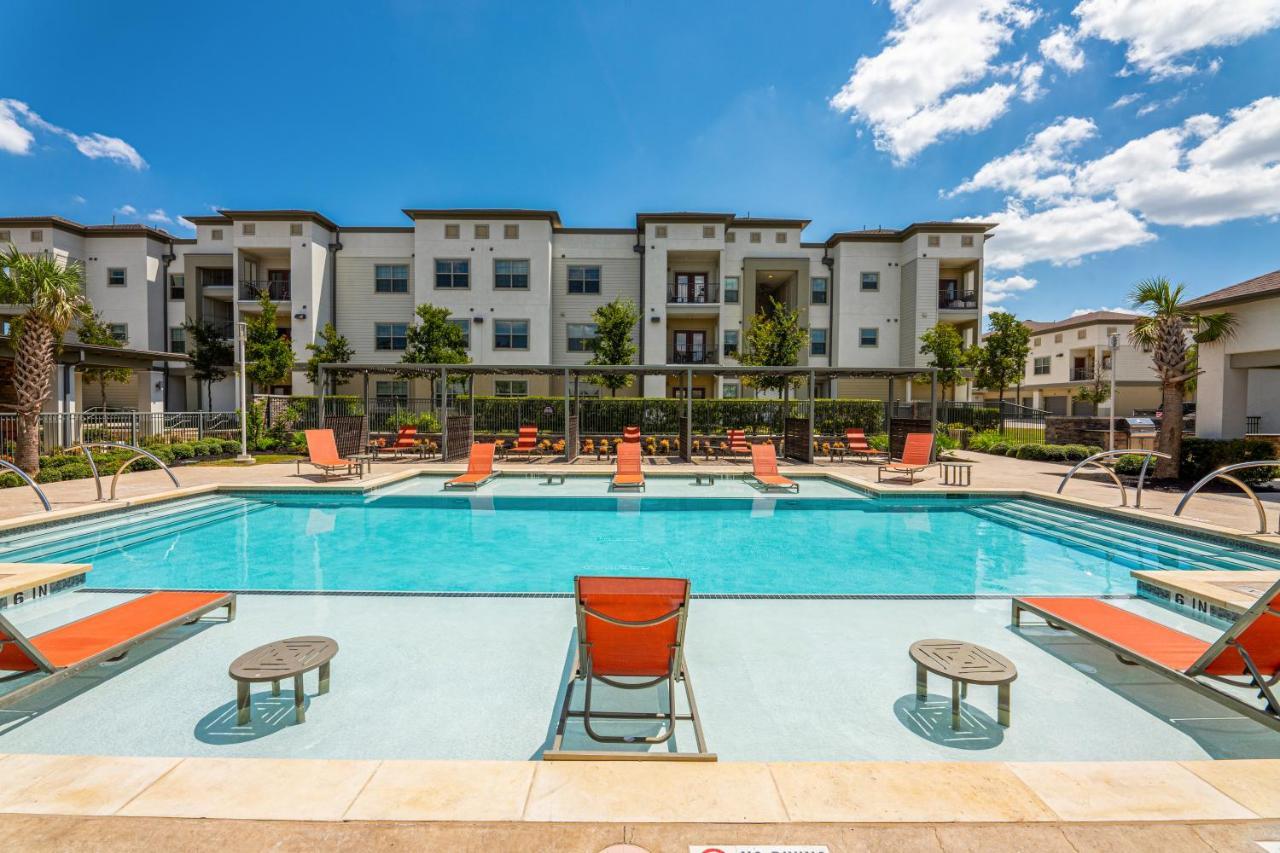 Appartamento Luxe 3B/2B Getaway - Pool, Gym, Parking, Pet Wash Leander Esterno foto