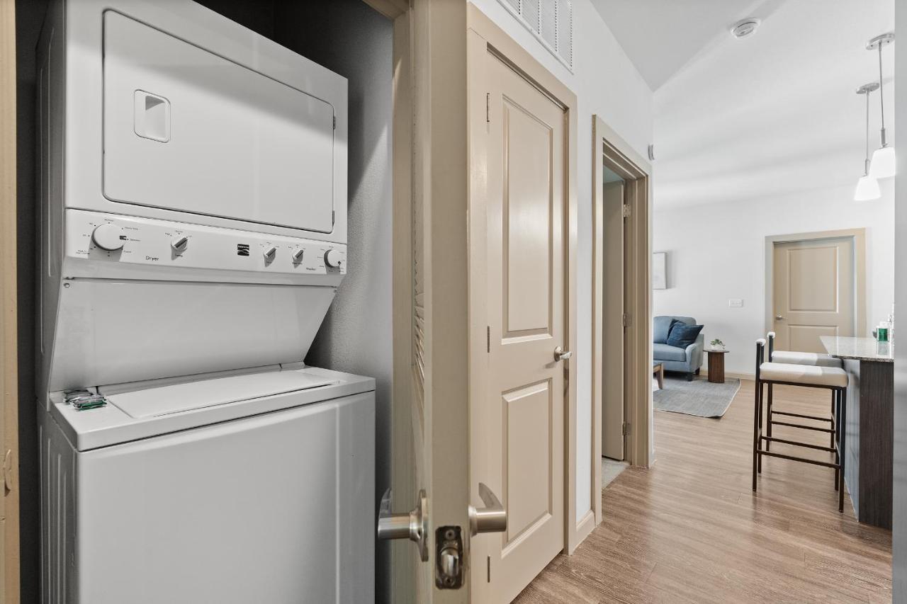 Appartamento Luxe 3B/2B Getaway - Pool, Gym, Parking, Pet Wash Leander Esterno foto