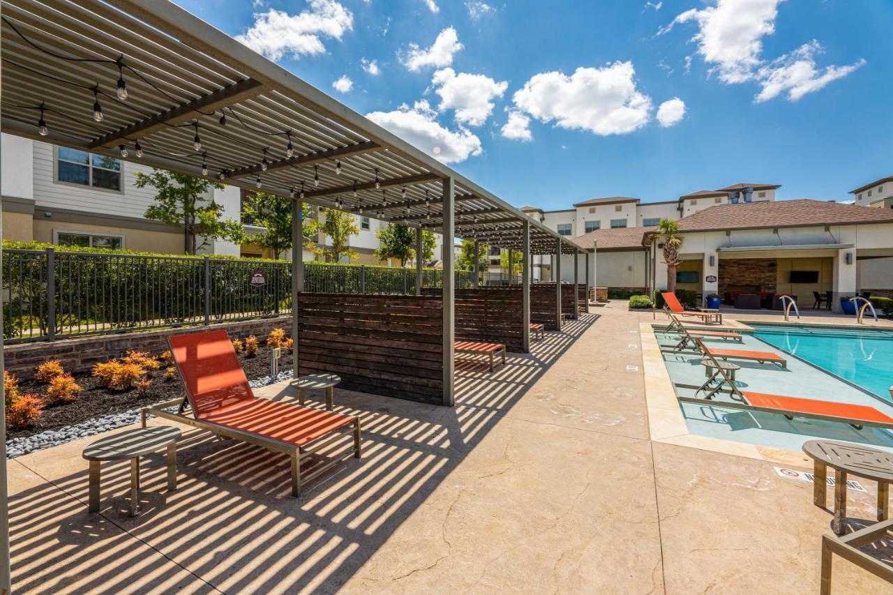 Appartamento Luxe 3B/2B Getaway - Pool, Gym, Parking, Pet Wash Leander Esterno foto