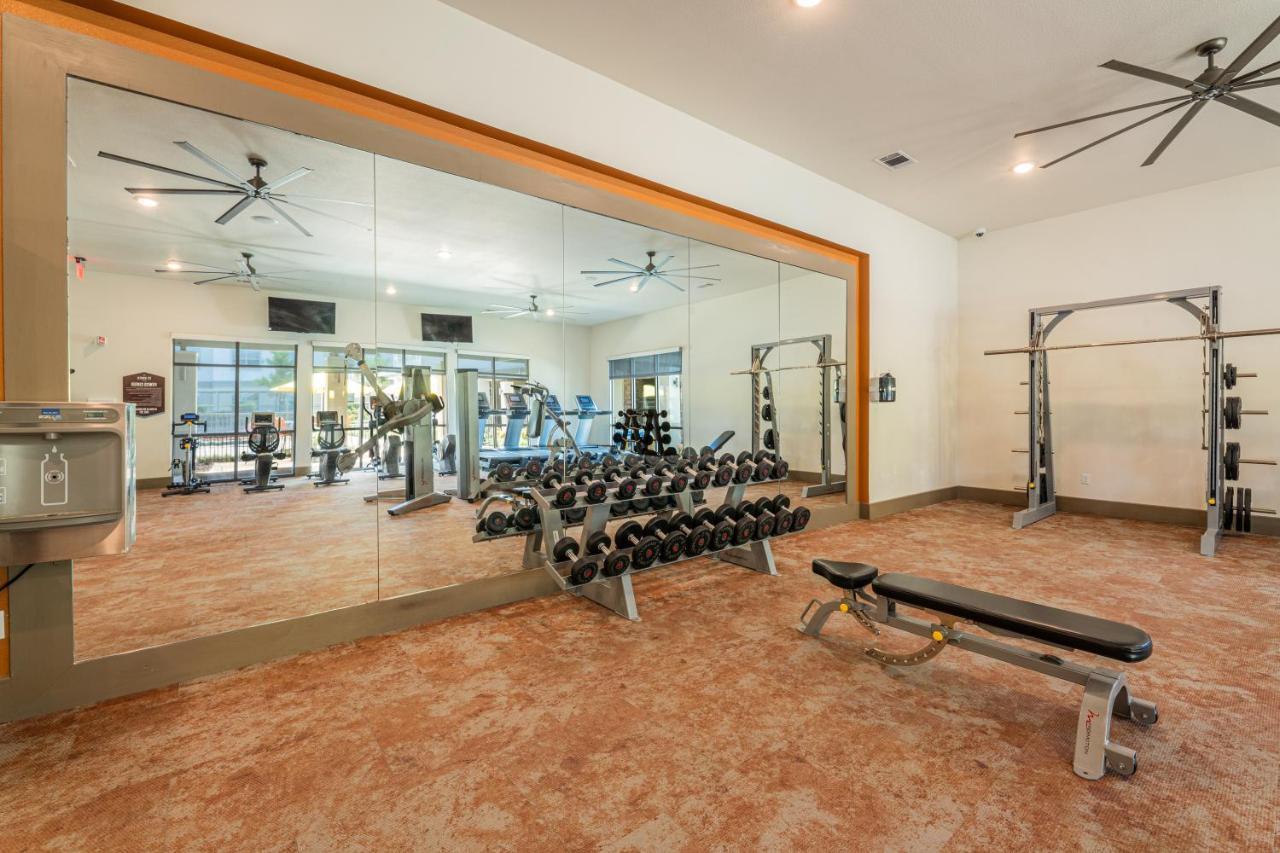 Appartamento Luxe 3B/2B Getaway - Pool, Gym, Parking, Pet Wash Leander Esterno foto